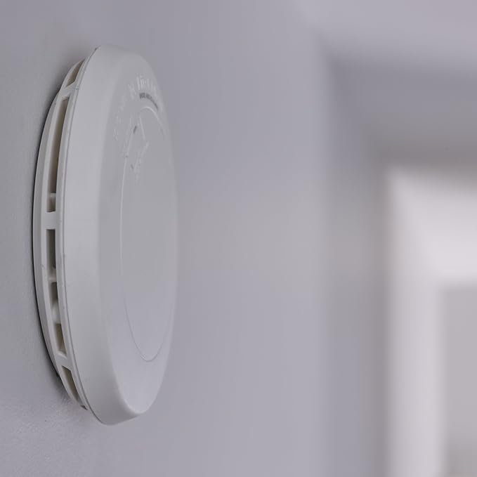 First Alert Slim Photoelectric Smoke Alarm - Image 5