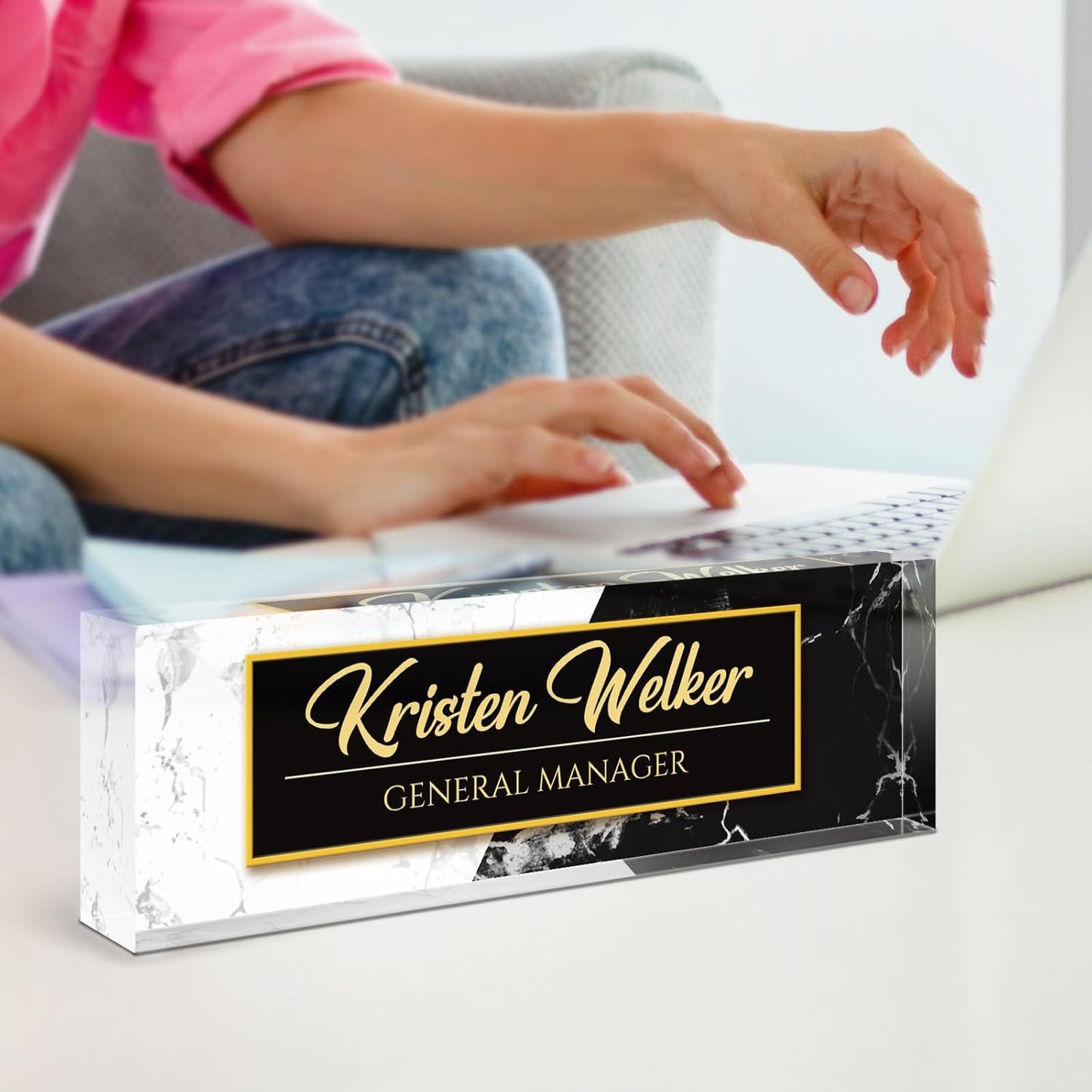 Name Plate for Desk, Desk Name Plate Personalized, Office Decor for Women Men, Acrylic Desktop Accessories, Office Appreciation Gifts for Boss Social Workers Nurse Teacher Employee (White/Black)