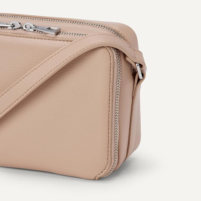 Amazon Essentials Women's Boxy Crossbody Bag - Image 4