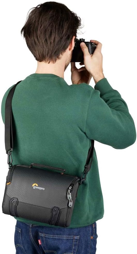 Lowepro Adventura, Camera Schoulder Bag - Image 6