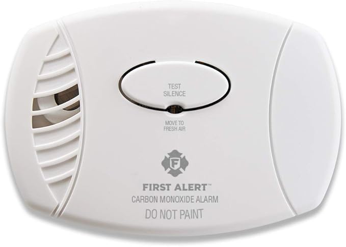 First Alert Carbon Monoxide Detector, Plug-In Alarm by FirstAlert
