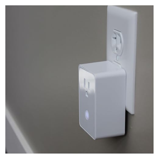 Qolsys QZ2131-840 IQ Z-Wave Plus v2 Smart Plug Outlet, 700 Series - Image 2