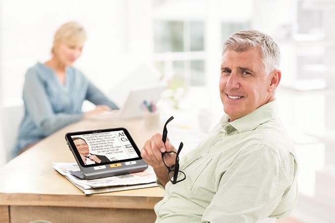 Explore 8 Handheld Electronic Magnifier - Image 4