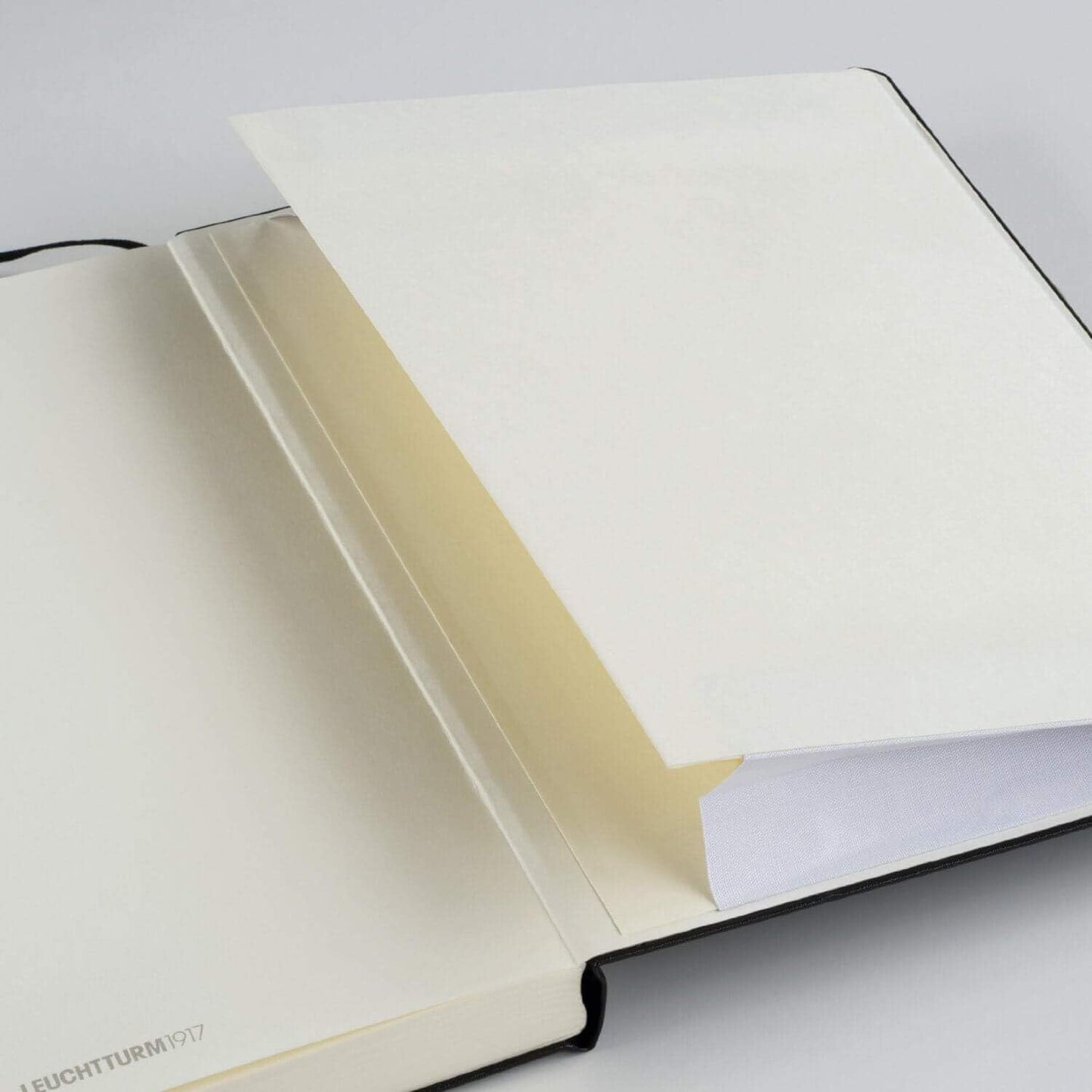LEUCHTTURM1917 - Notebook Hardcover Medium A5-251 Numbered Pages for Writing and Journaling (Lobster, Plain)