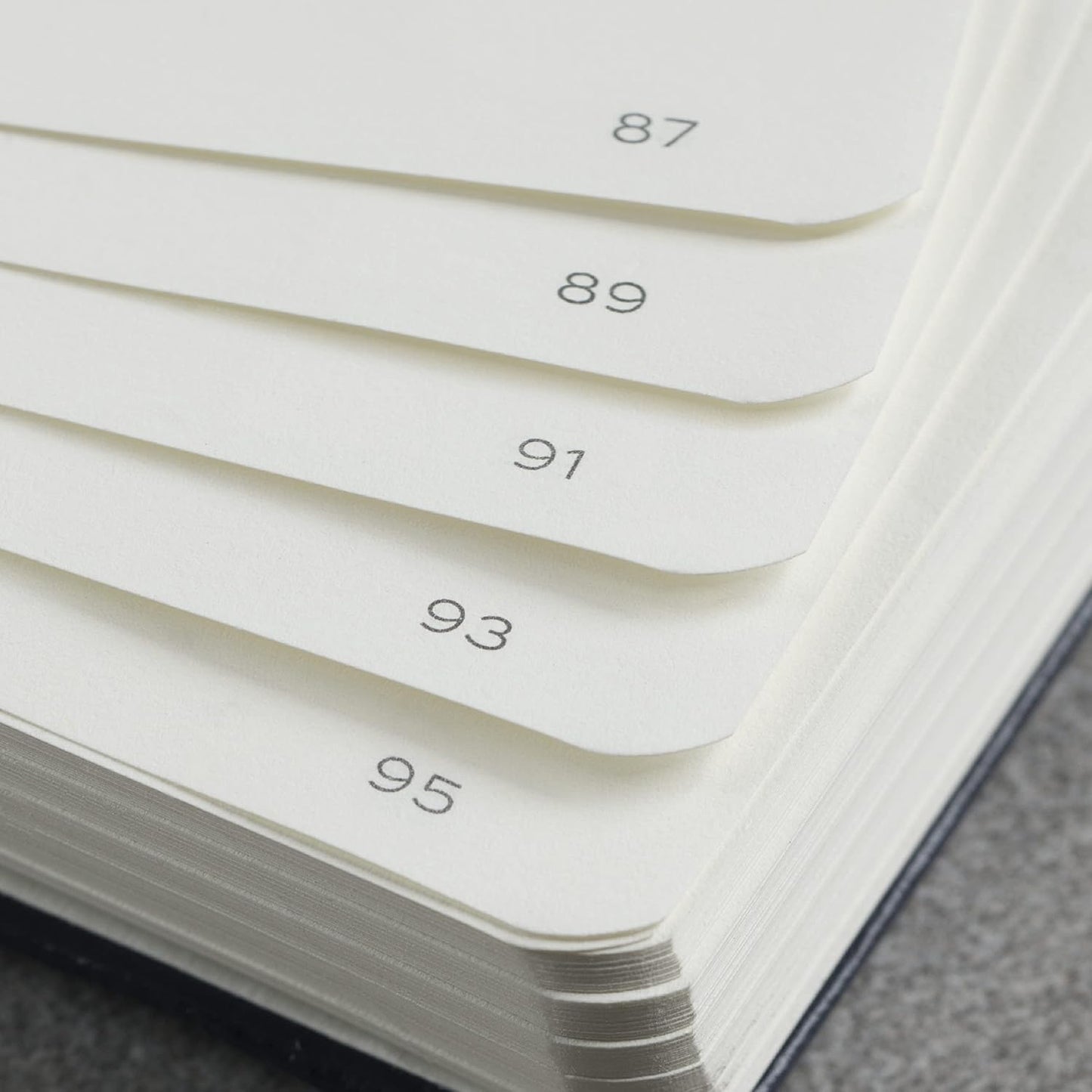 LEUCHTTURM1917 - Notebook Hardcover Medium A5-251 Numbered Pages for Writing and Journaling (Apricot, Plain)