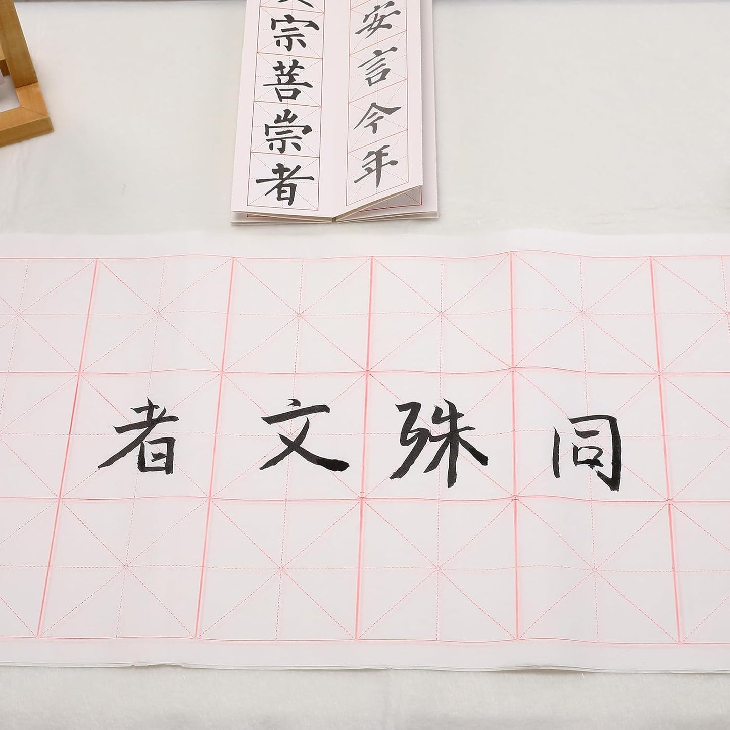 MEGREZ Chinese Calligraphy Xuan Paper Brush Writing Sumi Paper Xuan Paper Rice Paper with Grids for Students, Beginners Practice Kanji Japanese Calligraphy, 100 Sheets/Pack, 5 cm/Grid
