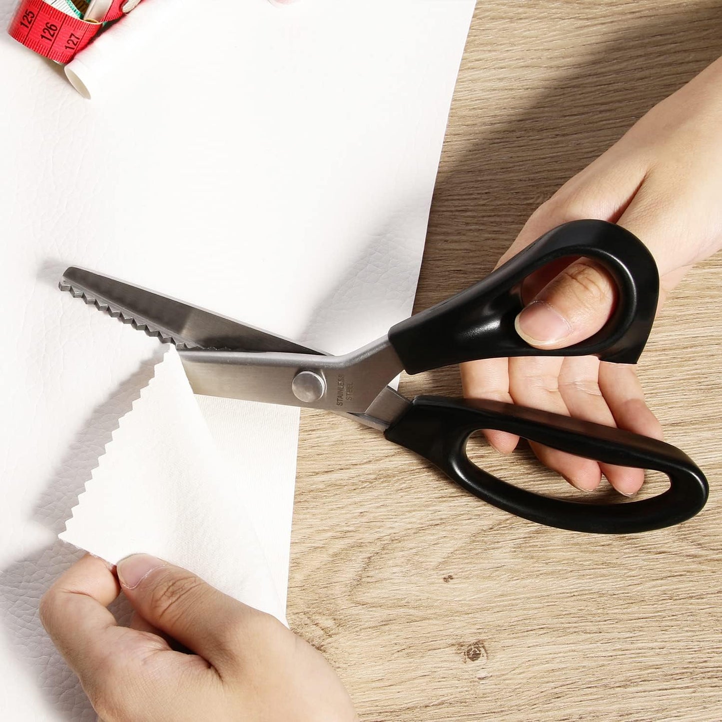 Pinking Shears for Fabric Cutting, Zig Zag Scissors, Scrapbook Scissors Decorative Edge for Adults, Great for Many Kinds of Sewing Fabrics Leather and Craft Paper, Professional Handheld Dressmaking
