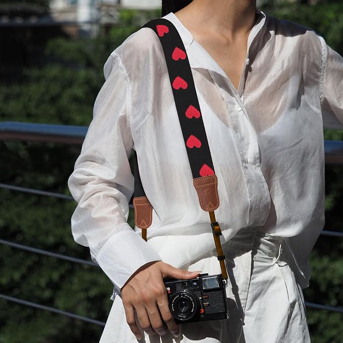 Padwa Lifestyle Red Hearts Camera Strap - Image 5