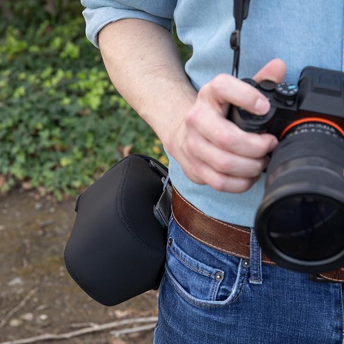 USA Gear Camera Sleeve for Mid-Size SLRs Compatible - Image 6