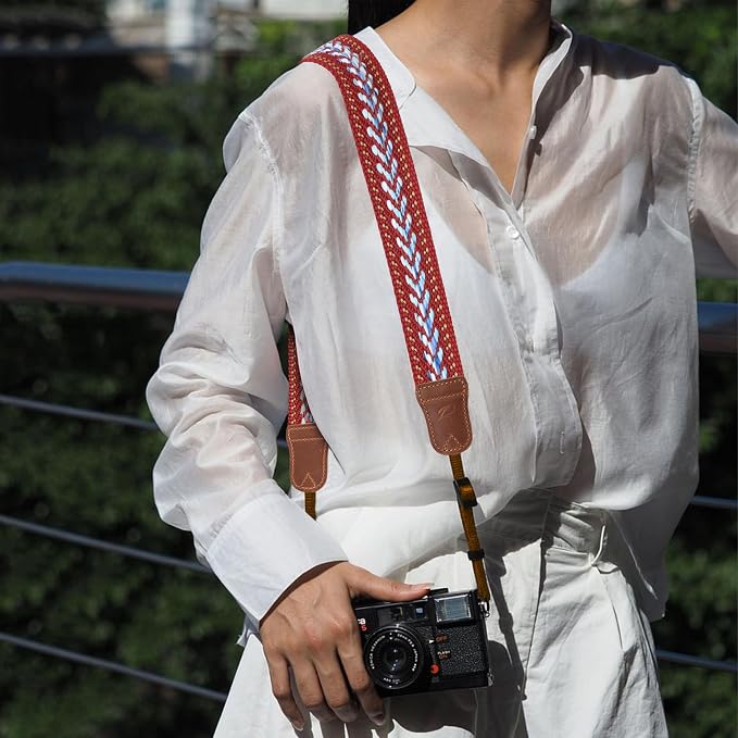 Padwa Lifestyle Speed Red Camera Strap - Image 5