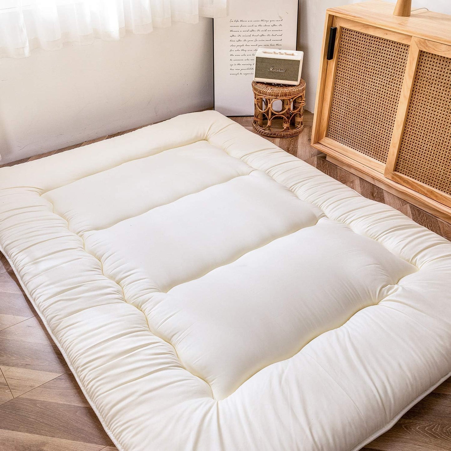 MAXYOYO Japanese Floor Mattress Futon Mattress, Thicken Sleeping Pad Foldable Roll Up Floor Futon for Adults Tatami Mat Dormitory Bed Lounger, Off White, Full Size