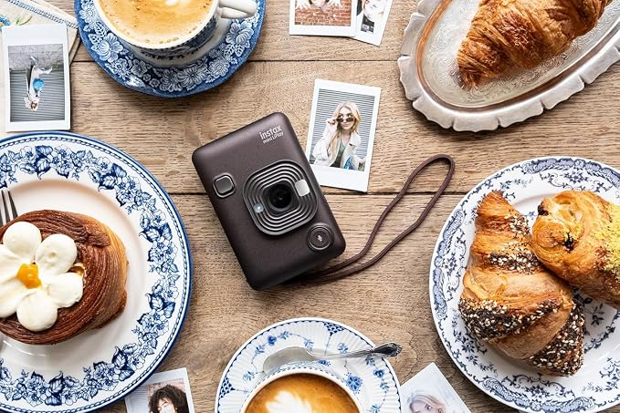 Fujifilm Mini LiPlay Hybrid Instant Camera - Image 9