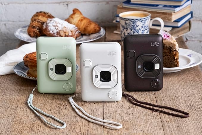 Fujifilm INSTAX Mini LIPLAY Hybrid Instant Camera - Image 9