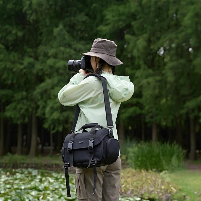 Amazon Basics Large DSLR Gadget Bag - Image 10