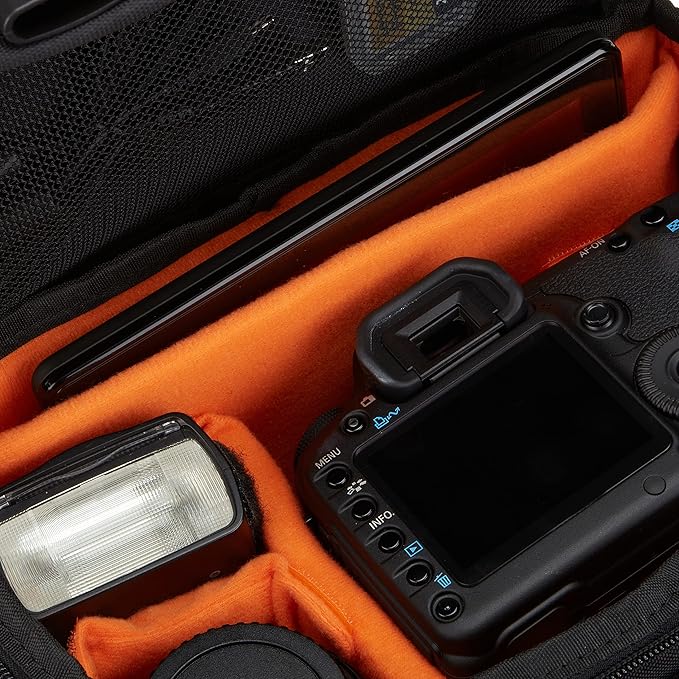 Amazon Basics Large DSLR Gadget Bag - Image 6