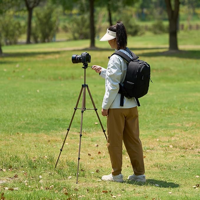 Amazon Basics 50-inch Lightweight Portable Camera Tripod Stand - Image 7