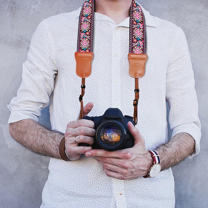 Padwa Lifestyle Pink Vintage Embroidered Camera Strap - Image 4