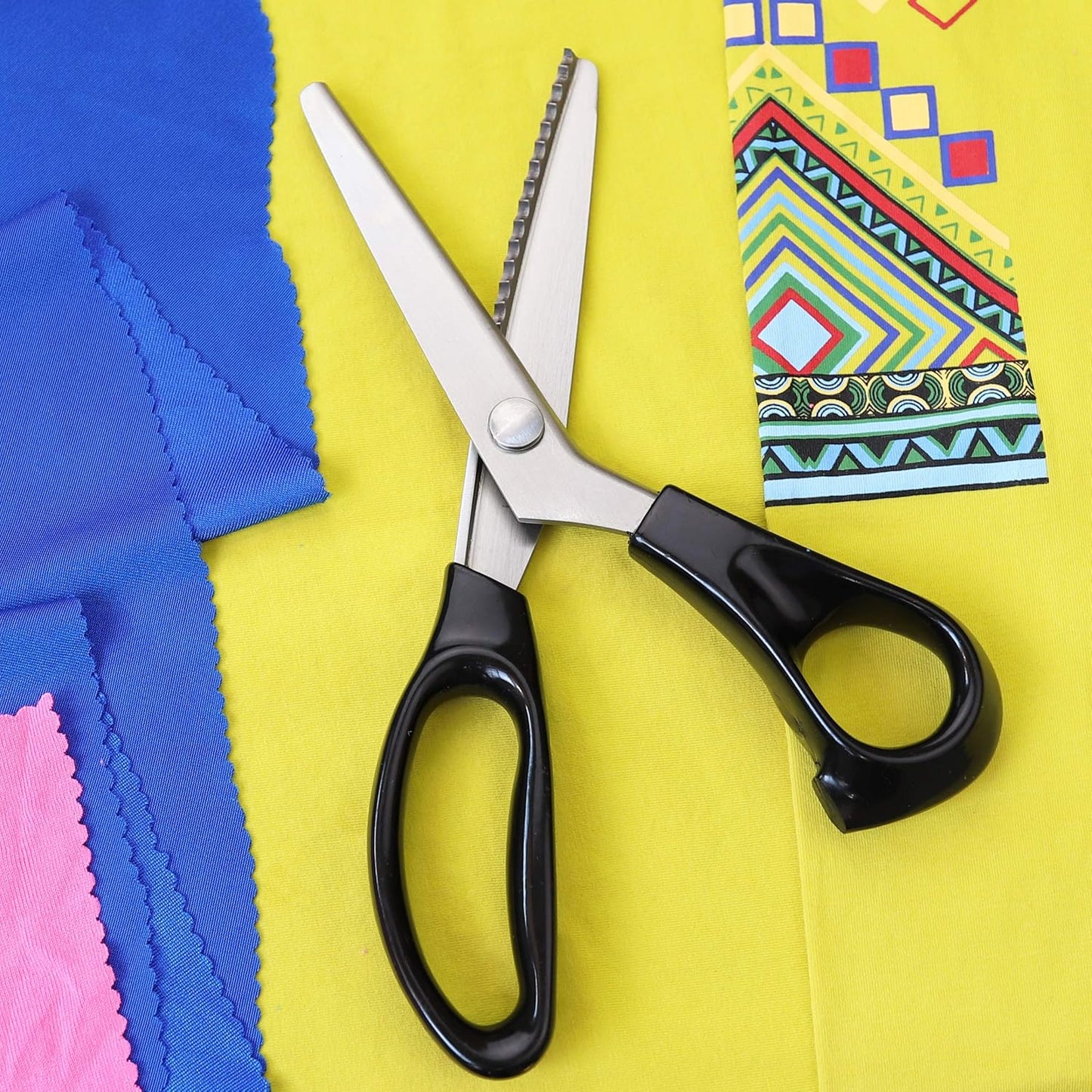 Scalloped Pinking Shears Strong & Sharpe Pinking Shears for Fabric, Serrated and Scalloped Scissors Fabric,3mm,5mm,7mm(Scalloped 5mm)